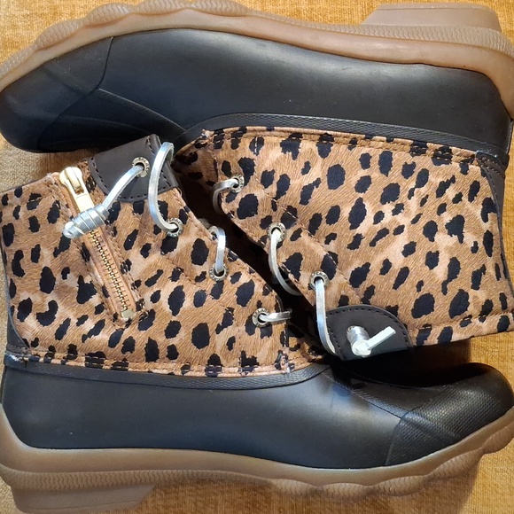 Sperry Leopard Pattern Boots with Black and Tan NWOT !! Size 8.5 - Picture 4 of 8